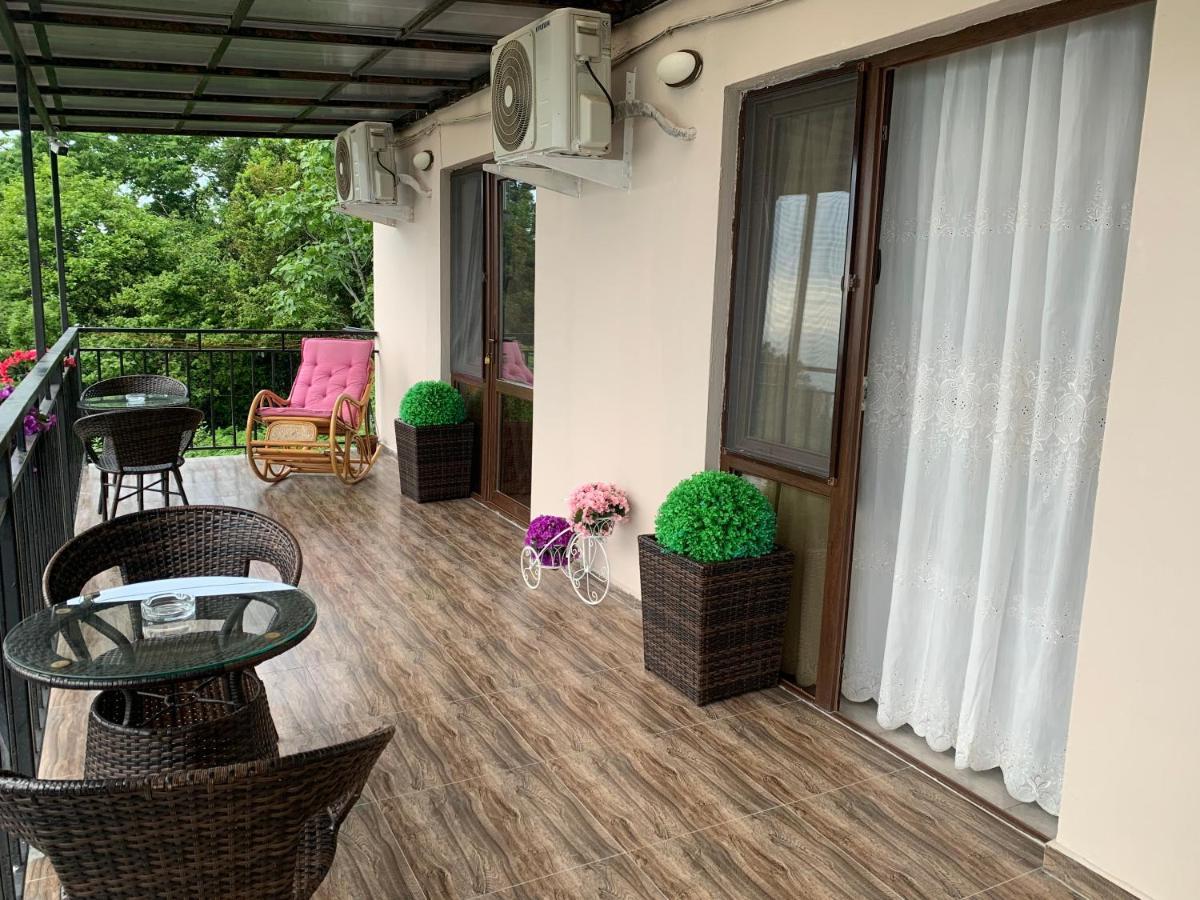 White House Chakvi Hotel Luaran gambar