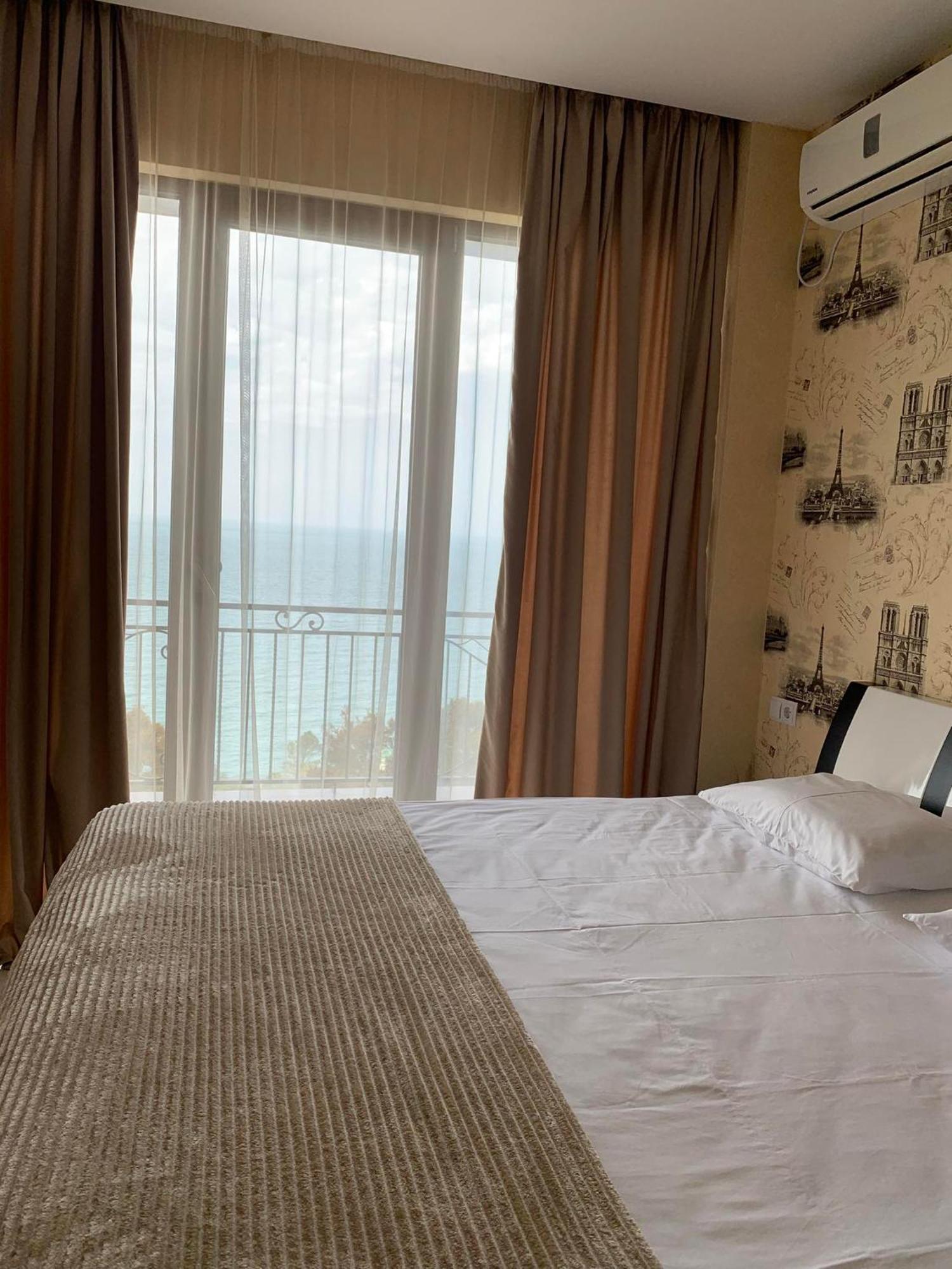 White House Chakvi Hotel Luaran gambar