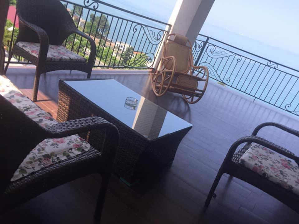White House Chakvi Hotel Luaran gambar